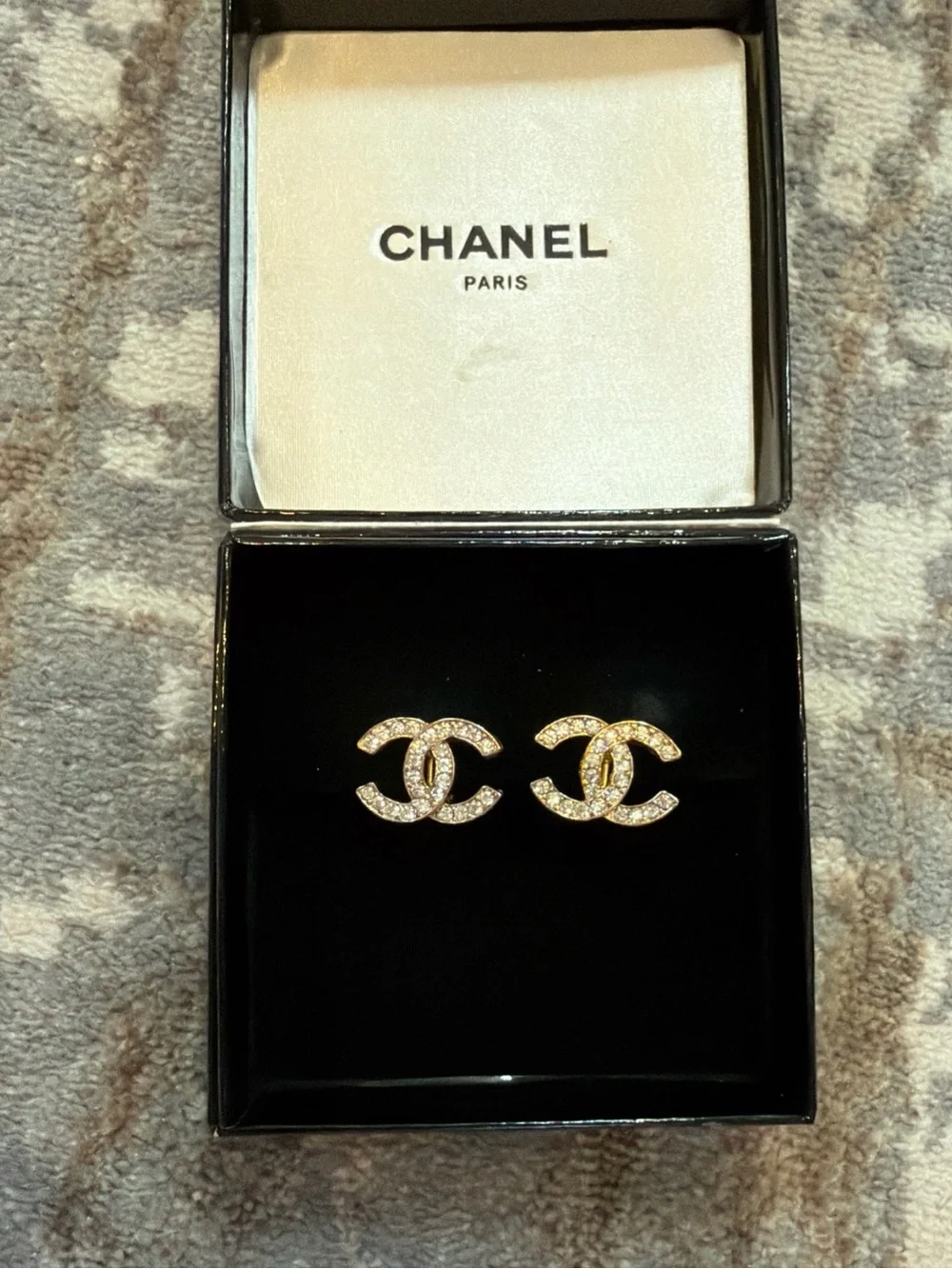 CHANEL CC Logos Rhinestone Clip-On Earrings Gold Tone 2084 Auth w/Box c1108